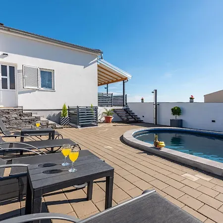 Sea Pearl Zadarvillas Vila *